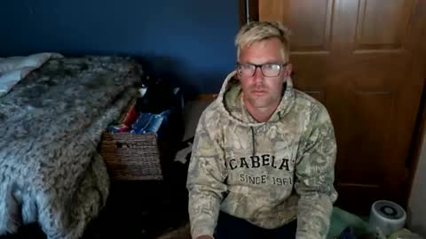 Snapshot of spun_redneck chatting on May 2026 12:48:01 AM Spun Redneck online show from May 2026 12:48:01 AM