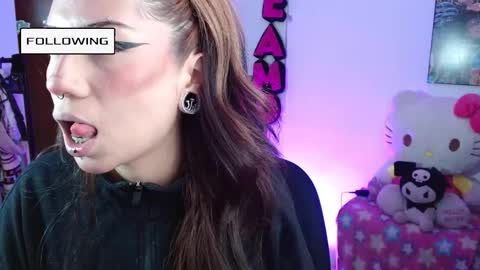 Snapshot of squirt_charlotte chatting on December 2025 04:34:02 PM HELLO WELCOME MY NAME IS CHARLOTTE OY A NEW GIRL online show from December 2025 04:34:02 PM