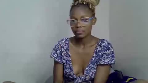 Snapshot of squirt_godes chatting on October 2025 09:46:01 PM Tashy online show from October 2025 09:46:01 PM