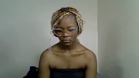 Snapshot of squirt_godes chatting on October 2025 08:14:02 PM Tashy online show from October 2025 08:14:02 PM