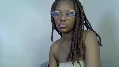 Snapshot of squirt_godes chatting on November 2025 09:37:01 PM Tashy online show from November 2025 09:37:01 PM