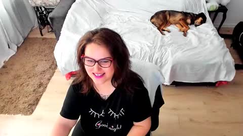 Snapshot of squirt_kimmm chatting on September 2025 06:48:02 AM Kim online show from September 2025 06:48:02 AM