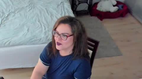 Snapshot of squirt_kimmm chatting on November 2025 09:10:02 AM Kim online show from November 2025 09:10:02 AM