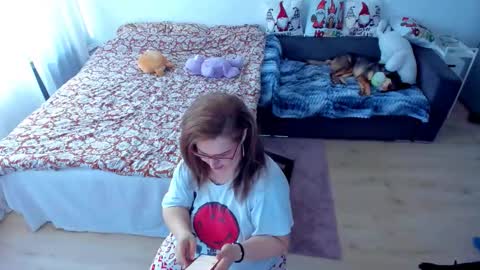 Kim online show from December 2025 11:49:02 AM