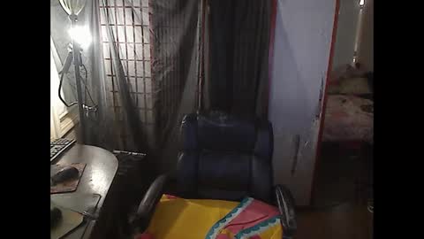 Snapshot of squirtingmama chatting on November 2025 06:57:01 AM SquirtingMAMA online show from November 2025 06:57:01 AM