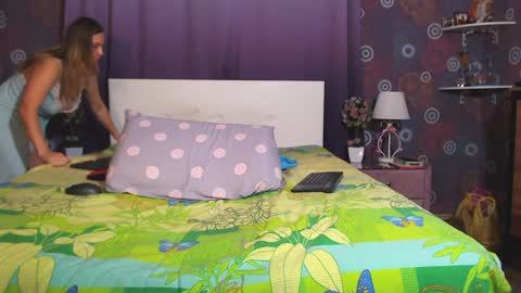 Snapshot of squirtyjess chatting on January 2025 07:38:01 PM just Jess online show from January 2025 07:38:01 PM