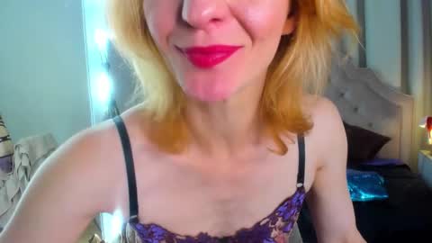 Snapshot of squirtymom chatting on September 2025 03:58:02 PM Alisa online show from September 2025 03:58:02 PM