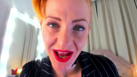 Snapshot of squirtymom chatting on September 2025 11:47:02 AM Alisa online show from September 2025 11:47:02 AM