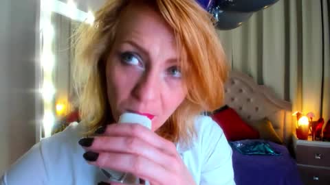 Snapshot of squirtymom chatting on October 2025 11:18:01 PM Alisa online show from October 2025 11:18:01 PM