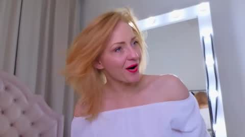 Snapshot of squirtymom chatting on November 2025 02:55:01 AM Alisa online show from November 2025 02:55:01 AM