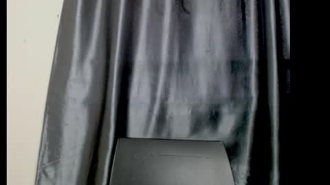 Snapshot of squirtyqueenxx chatting on October 2025 03:31:02 PM gold online show from October 2025 03:31:02 PM