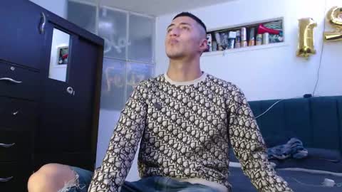 Snapshot of sr_porn01 chatting on January 2025 08:55:01 PM sr_porn01 online show from January 2025 08:55:01 PM