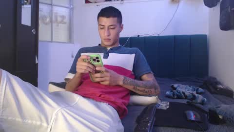 Snapshot of sr_porn01 chatting on February 2025 01:40:01 PM sr_porn01 online show from February 2025 01:40:01 PM