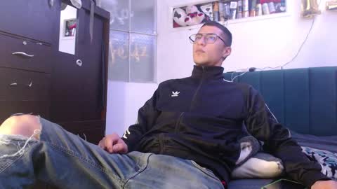 Snapshot of sr_porn01 chatting on February 2025 09:30:01 PM sr_porn01 online show from February 2025 09:30:01 PM