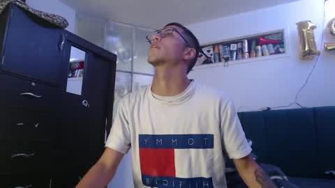 Snapshot of sr_porn01 chatting on February 2025 06:41:02 PM sr_porn01 online show from February 2025 06:41:02 PM