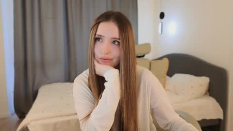 Chloe online show from June 2026 07:03:01 AM