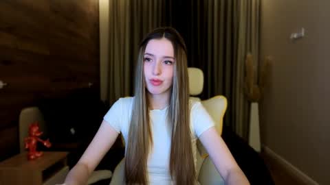 Chloe online show from July 2026 07:05:02 PM