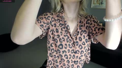Stacy Woods online show from April 2026 10:50:02 AM