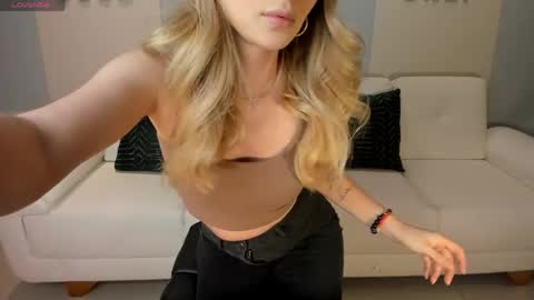 Snapshot of staceywood_ chatting on April 2026 11:04:02 AM Stacy Woods online show from April 2026 11:04:02 AM
