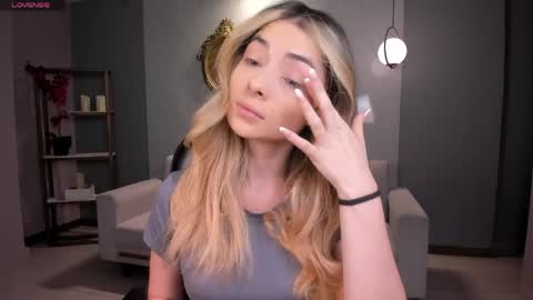Snapshot of staceywood_ chatting on June 2026 11:33:01 AM Stacy Woods online show from June 2026 11:33:01 AM