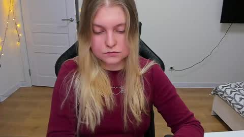 Snapshot of stacy_miraclee chatting on December 2024 03:25:02 PM Stacy online show from December 2024 03:25:02 PM