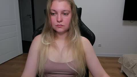 Snapshot of stacy_miraclee chatting on September 2025 04:18:01 PM Stacy online show from September 2025 04:18:01 PM