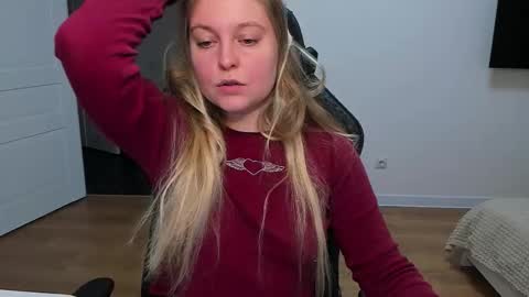 Snapshot of stacy_miraclee chatting on November 2025 11:42:01 AM Stacy online show from November 2025 11:42:01 AM