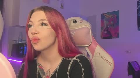 Snapshot of stacy_quinst chatting on January 2025 09:43:01 PM Stacy online show from January 2025 09:43:01 PM