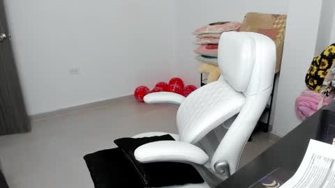 Zulma Yisset online show from February 2025 01:43:02 AM