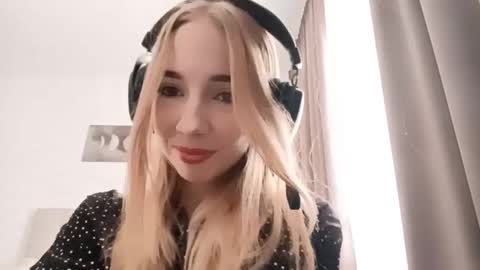 Snapshot of stacyscholle chatting on February 2026 06:06:02 AM Mila online show from February 2026 06:06:02 AM