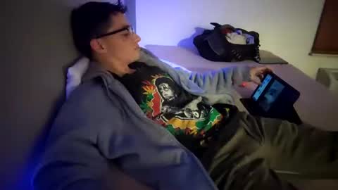 Snapshot of staightupdownbad chatting on November 2025 09:20:01 AM Straightupdownbad online show from November 2025 09:20:01 AM