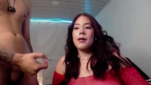 Snapshot of stanandrose chatting on November 2025 02:33:01 AM Stand and Rose online show from November 2025 02:33:01 AM