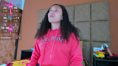 Estrella online show from January 2025 12:02:02 PM