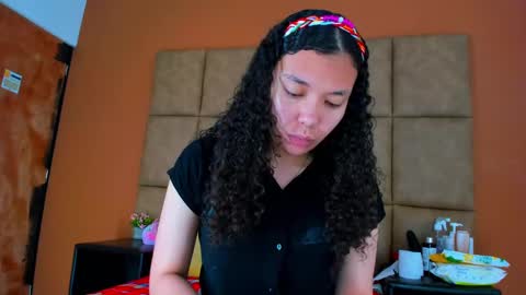 Estrella online show from February 2025 04:36:01 PM