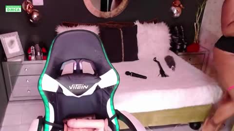 Snapshot of starhappy chatting on September 2025 01:38:02 AM Welcome Im VICTORIA Your love is my passion activate my love and moaning with your tips and enjoy with me online show from September 2025 01:38:02 AM