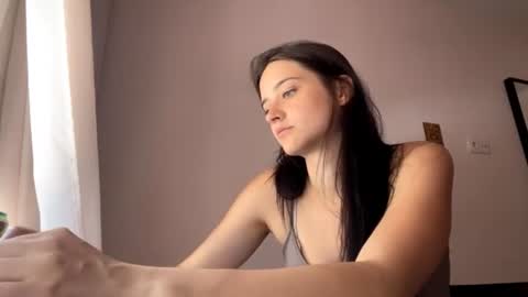 Lola online show from June 2026 10:43:01 AM