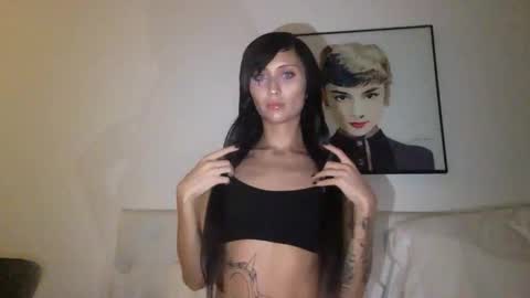 Snapshot of starlett3 chatting on October 2025 04:23:02 AM Star online show from October 2025 04:23:02 AM