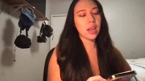 starlitdreams777 online show from March 2025 04:45:02 AM