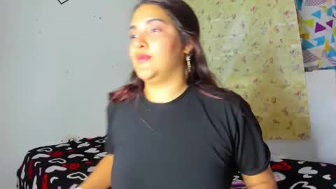 estrella online show from February 2025 09:01:01 PM