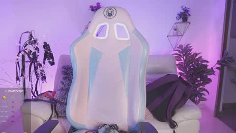 Snapshot of starwitch_ chatting on September 2025 12:27:02 PM Yoko online show from September 2025 12:27:02 PM