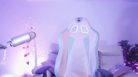 Snapshot of starwitch_ chatting on October 2025 12:30:02 AM Yoko online show from October 2025 12:30:02 AM