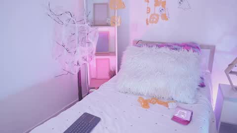 Snapshot of starwitch_ chatting on October 2025 01:34:02 PM Yoko online show from October 2025 01:34:02 PM