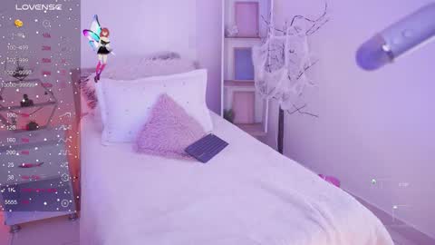 Snapshot of starwitch_ chatting on November 2025 12:38:02 PM Yoko online show from November 2025 12:38:02 PM