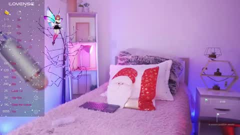 Snapshot of starwitch_ chatting on November 2025 07:05:02 PM Yoko online show from November 2025 07:05:02 PM