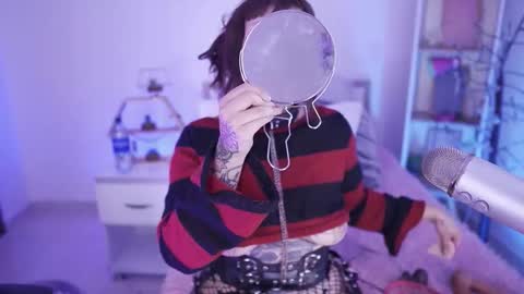 Snapshot of starwitch_ chatting on December 2025 08:01:02 AM Yoko online show from December 2025 08:01:02 AM