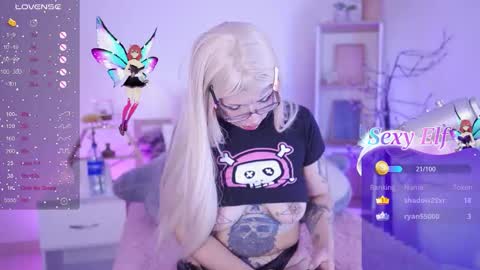 Snapshot of starwitch_ chatting on December 2025 07:53:02 PM Yoko online show from December 2025 07:53:02 PM