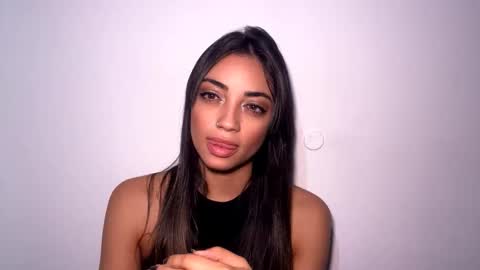 Mia online show from March 2026 11:05:02 AM