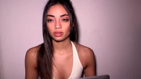 Mia online show from March 2026 11:54:01 AM