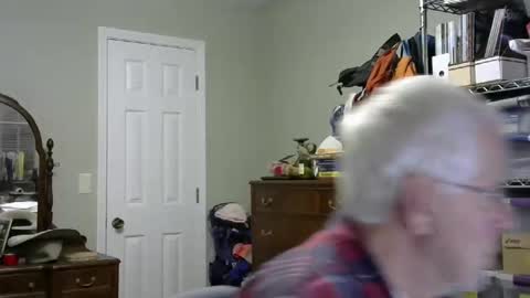 Snapshot of stasw20 chatting on February 2025 01:37:01 AM stasw20 online show from February 2025 01:37:01 AM