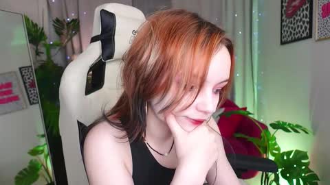 Snapshot of staymonica chatting on October 2025 01:28:01 PM MONICA online show from October 2025 01:28:01 PM